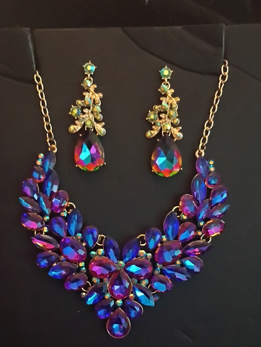 Gold-Tone Iridescent Purple Teardrop Necklace & Earrings Set